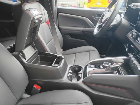 New 2026 Chevrolet Colorado Z71 w/ Technology Package AWD/4WD image 10