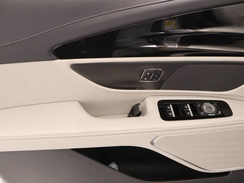New 2026 Lincoln Nautilus Premier w/ Jet Appearance Package AWD/4WD image 15