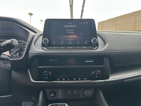 Used 2025 Nissan Rogue SV AWD/4WD image 17