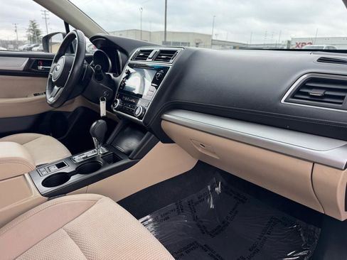 Used 2018 Subaru Outback 2.5i Premium image 23