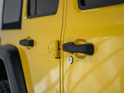 Used 2018 Jeep Wrangler Unlimited Sport image 17