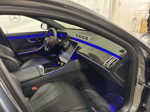 Used 2022 Mercedes-Benz S 500 S 500 w/ AMG Line Package image 21