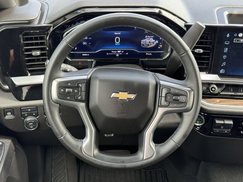 Used 2025 Chevrolet Silverado 2500 LT w/ Convenience Package AWD/4WD image 15