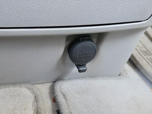 Used 2014 Nissan Quest SV FWD image 27