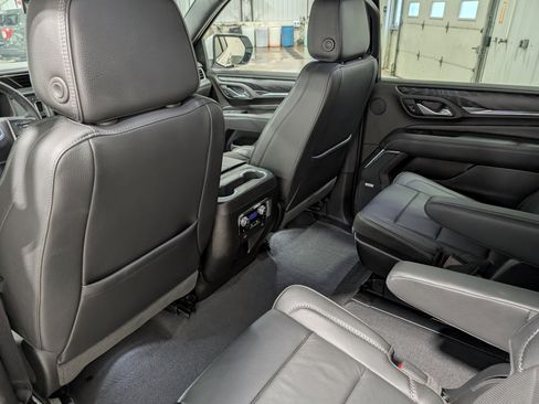 Used 2024 GMC Yukon XL Denali image 19