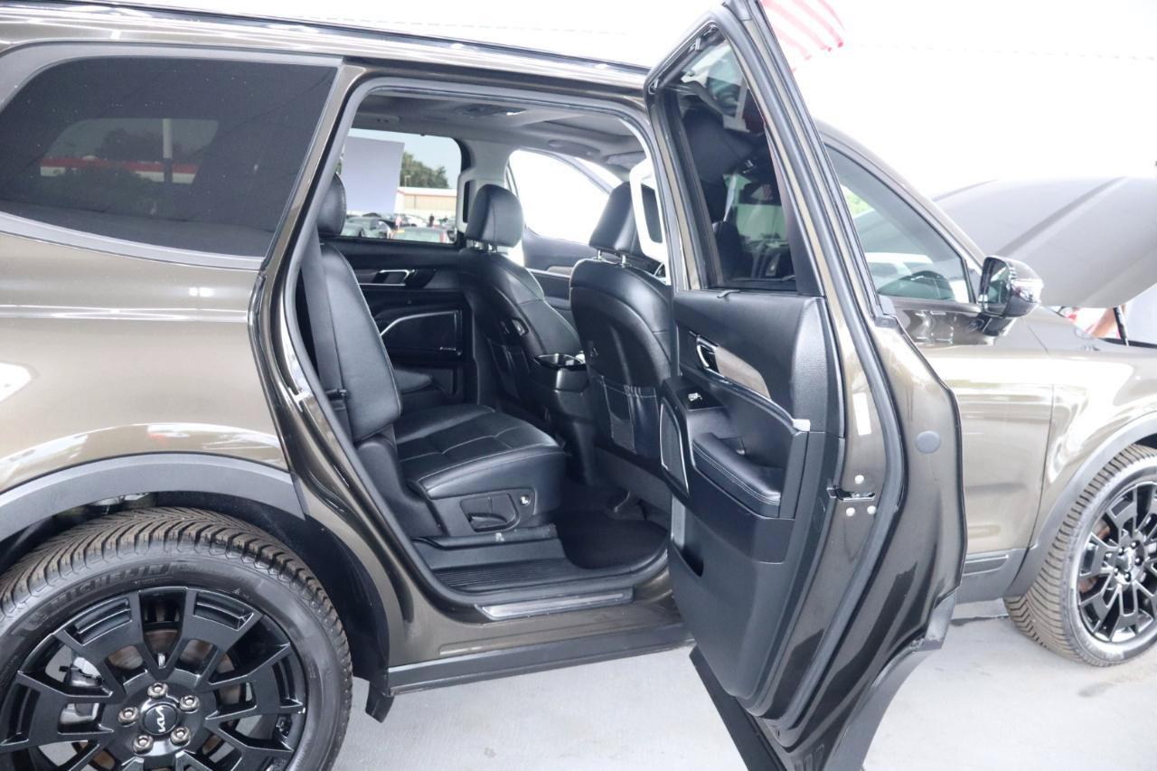 Used 2022 Kia Telluride SX w/ Nightfall Edition Package AWD/4WD image 36