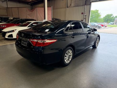 Used 2016 Toyota Camry LE FWD image 5