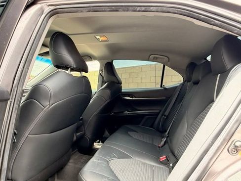 Used 2019 Toyota Camry SE w/ Carpet Mat Package FWD image 15
