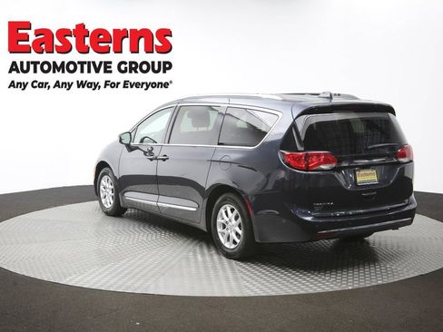 Used 2020 Chrysler Pacifica Touring-L FWD image 67