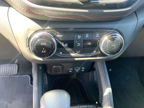 Certified 2023 Chevrolet TrailBlazer RS w/ Convenience Package AWD/4WD image 17