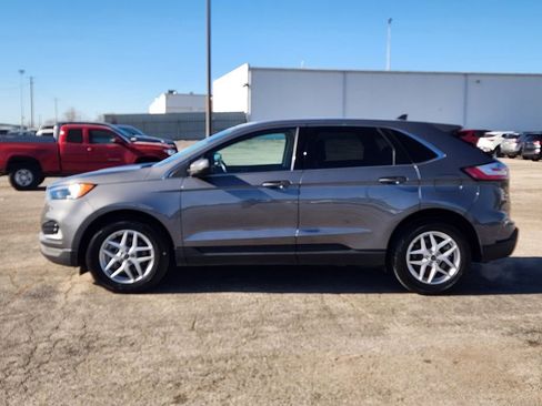 Used 2024 Ford Edge SEL image 4