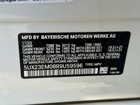 Used 2024 BMW X7 xDrive40i w/ Parking Assistance Package AWD/4WD image 29