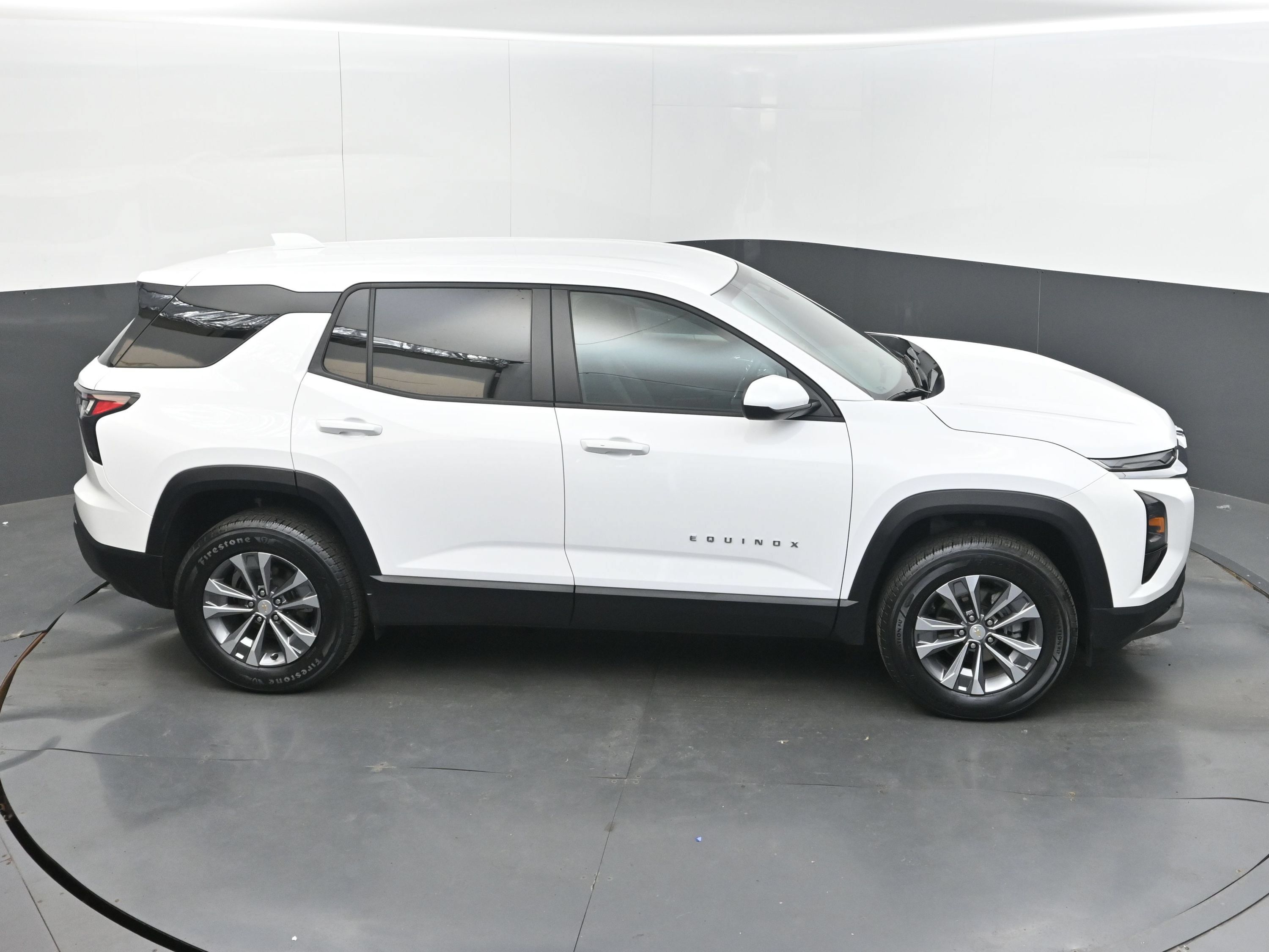 Used 2026 Chevrolet Equinox LT FWD image 40