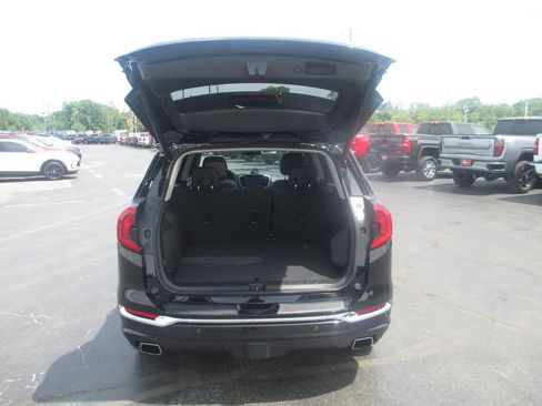 Used 2020 GMC Terrain Denali w/ Denali Premium Package AWD/4WD image 8