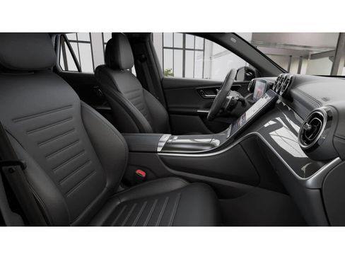 Used 2025 Mercedes-Benz GLC 43 AMG 4MATIC image 3