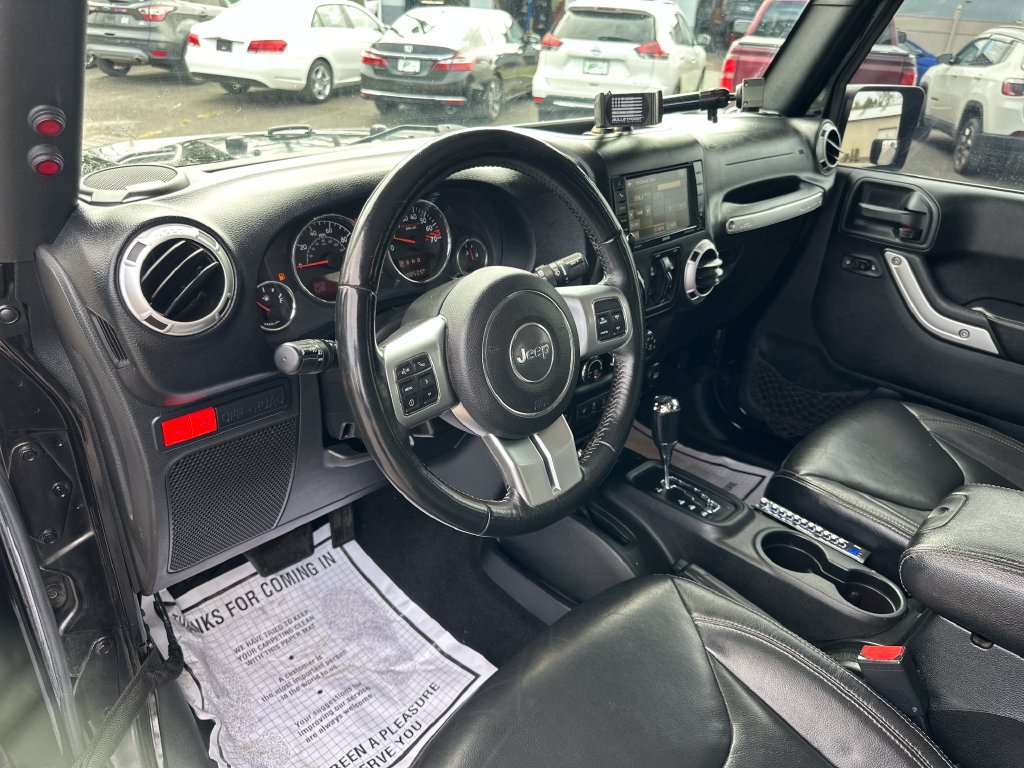 Used 2016 Jeep Wrangler Unlimited Rubicon AWD/4WD image 13