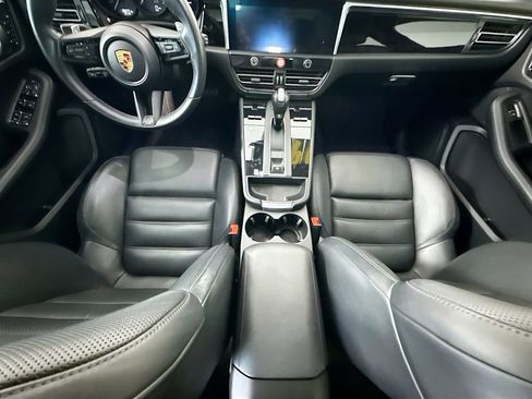 Used 2023 Porsche Macan AWD/4WD image 16