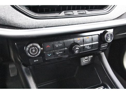 Used 2024 Jeep Compass Latitude AWD/4WD image 26