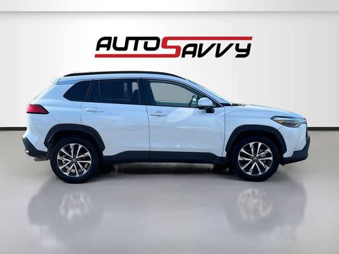 Used 2023 Toyota Corolla Cross XLE w/ Convenience Package image 8