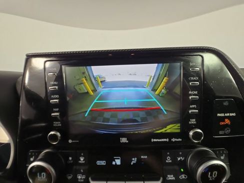 Used 2021 Toyota Highlander XSE AWD/4WD image 16