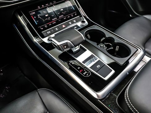 Used 2023 Audi Q8 Premium Plus image 7