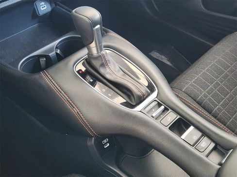 Certified 2025 Honda HR-V Sport image 19