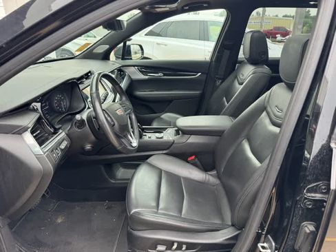 Used 2020 Cadillac XT6 Premium Luxury FWD image 4