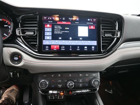 Used 2023 Dodge Durango GT image 18