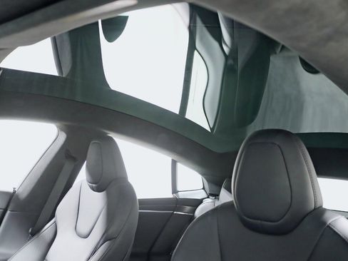 Used 2022 Tesla Model S Plaid image 34