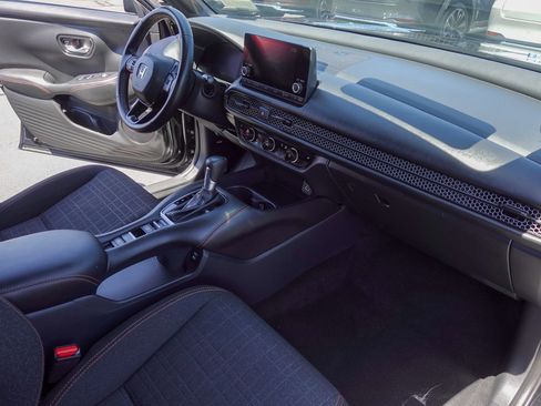 Used 2025 Honda HR-V Sport image 11