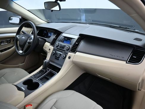 Used 2017 Ford Taurus SE FWD image 39