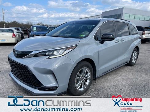 Used 2023 Toyota Sienna XSE image 1