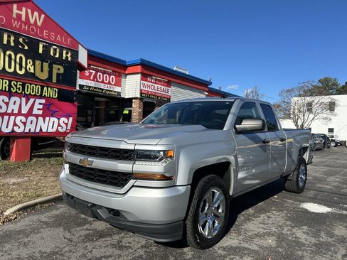 Used 2017 Chevrolet Silverado 1500 Custom w/ Custom Convenience Package image 1