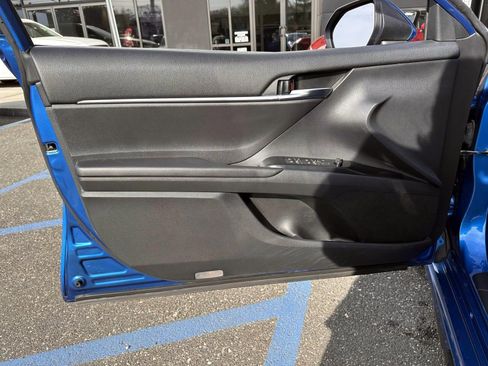 Used 2019 Toyota Camry SE FWD image 8