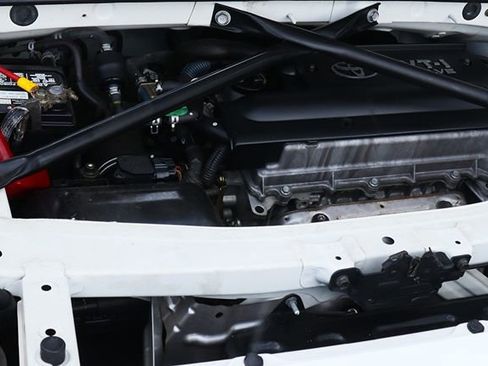 Used 2004 Toyota MR2 image 44