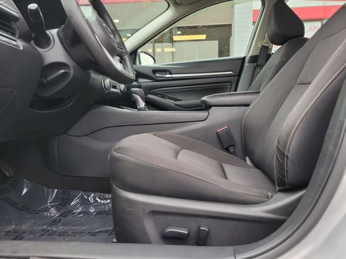 Used 2021 Nissan Altima 2.5 SV image 16