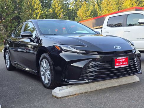 Used 2026 Toyota Camry LE w/ Convenience Package AWD/4WD image 3