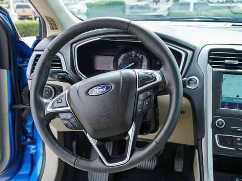 Used 2020 Ford Fusion SEL FWD image 34