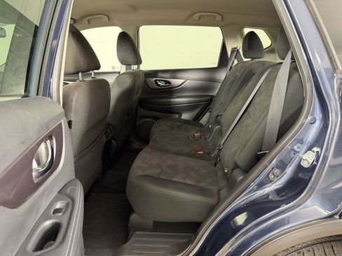 Used 2015 Nissan Rogue SV image 16