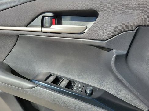 Used 2025 Toyota Camry LE image 12