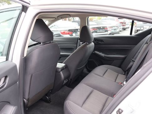 Used 2024 Nissan Altima 2.5 SV image 31