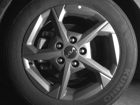 Used 2025 Kia K4 LXS image 12