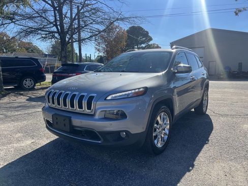 Used 2014 Jeep Cherokee Limited w/ Technology Group image 2