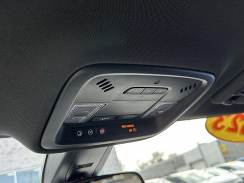 Used 2023 Chevrolet Traverse LT AWD/4WD image 30