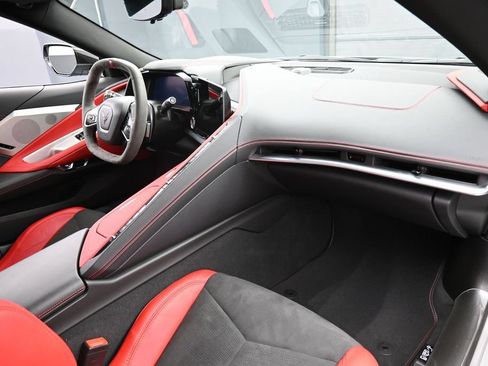Used 2022 Chevrolet Corvette Stingray Preferred Cpe w/ Z51 Performance Package RWD image 27