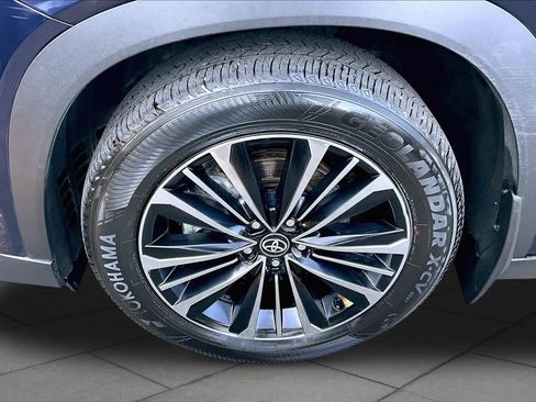 Certified 2024 Toyota Grand Highlander AWD Hybrid image 11