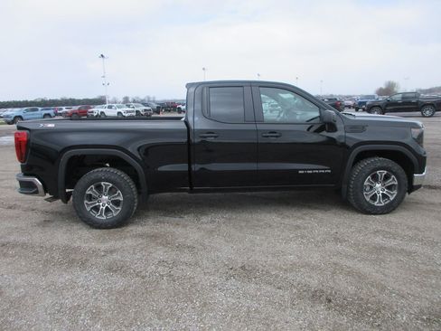 New 2026 GMC Sierra 1500 Pro image 3