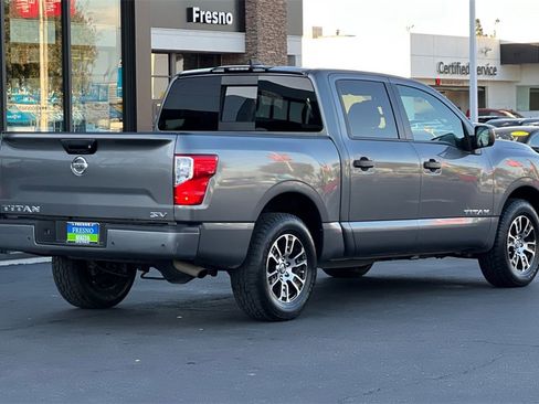 Used 2022 Nissan Titan SV image 6