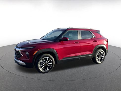 Used 2025 Chevrolet TrailBlazer LT w/ Driver Confidence Package image 8