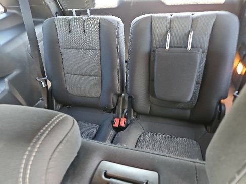 Used 2017 Ford Explorer XLT AWD/4WD image 7